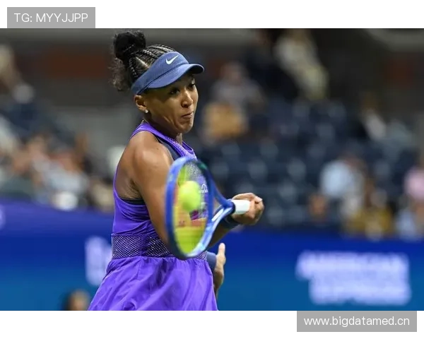 大阪直美在家练球把邻居墙打穿了