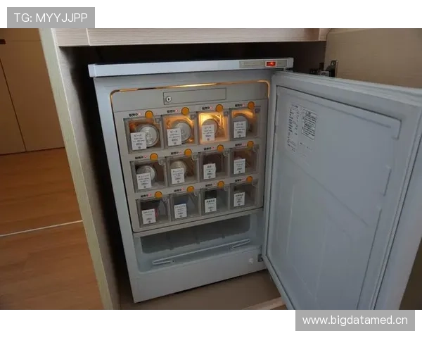 贝林厄姆家冰箱里只放蛋白粉和冰块