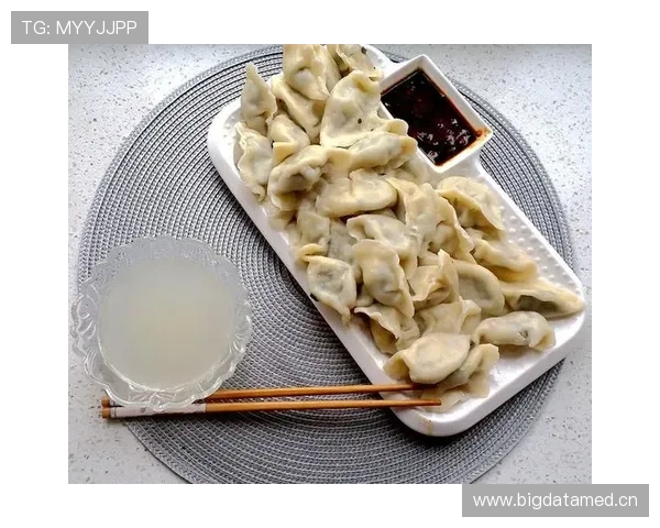 谌利军家的冰箱里只放蛋白粉和水